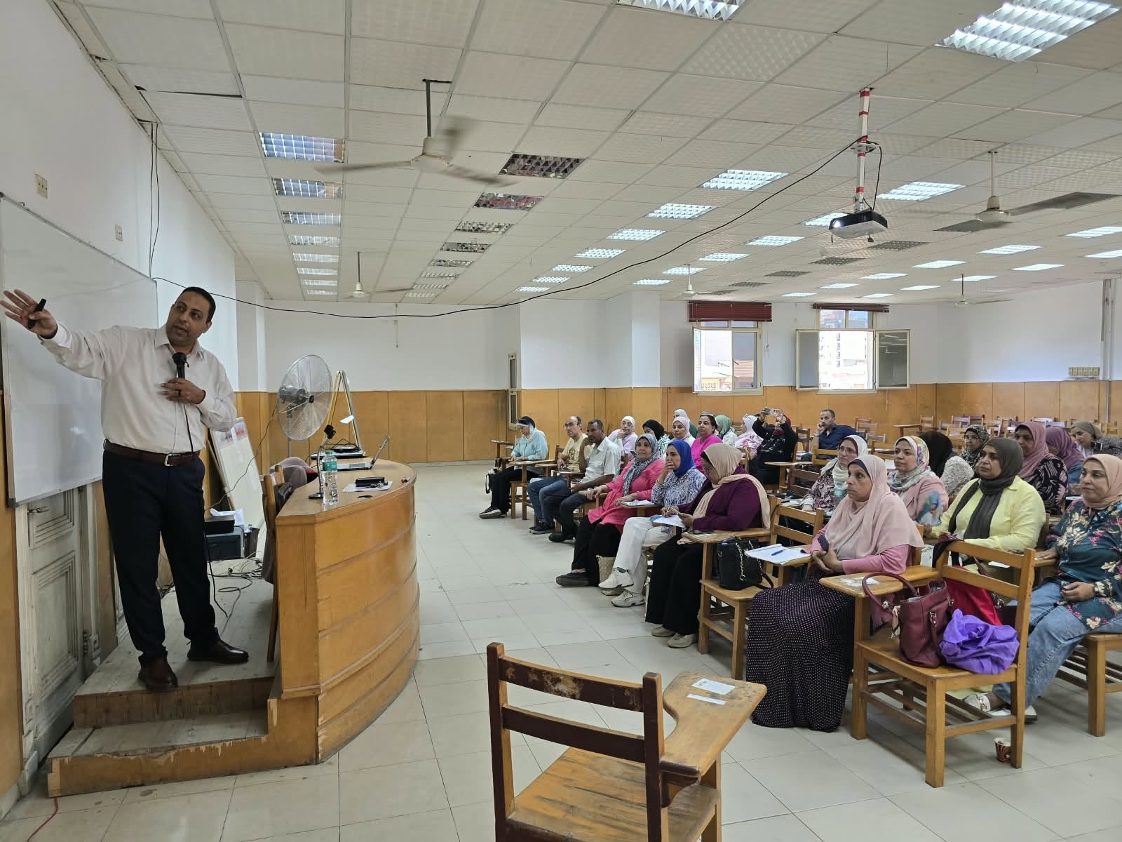 الدورة التدريبية الخاصة بالموجهين والاخصائيين الاجتماعيين